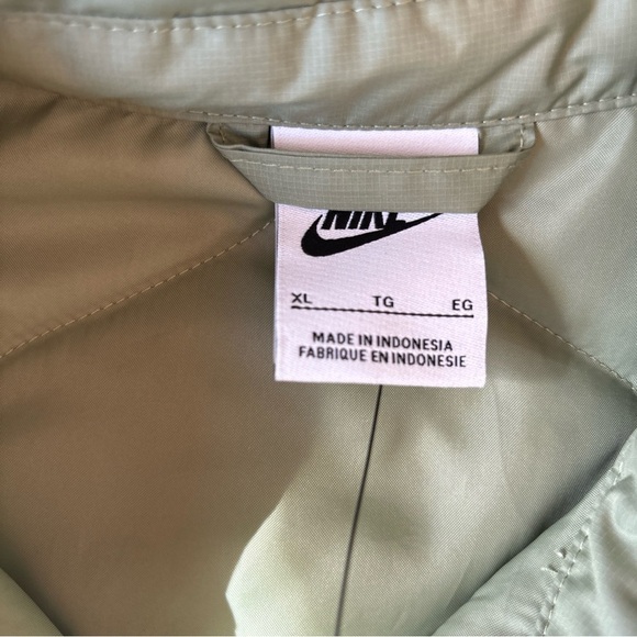 Nike Oversized Quilted Coat NWT - Picture 15 of 15